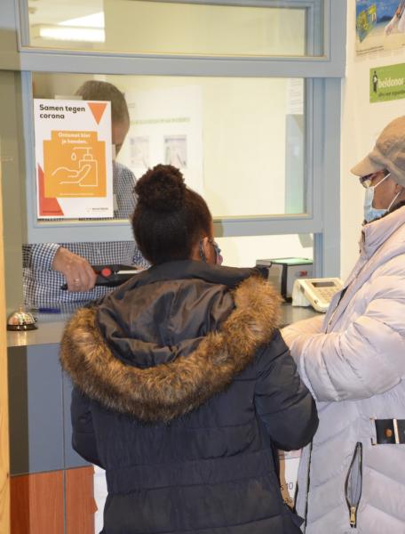 Loket Burgerzaken in het gemeentehuis