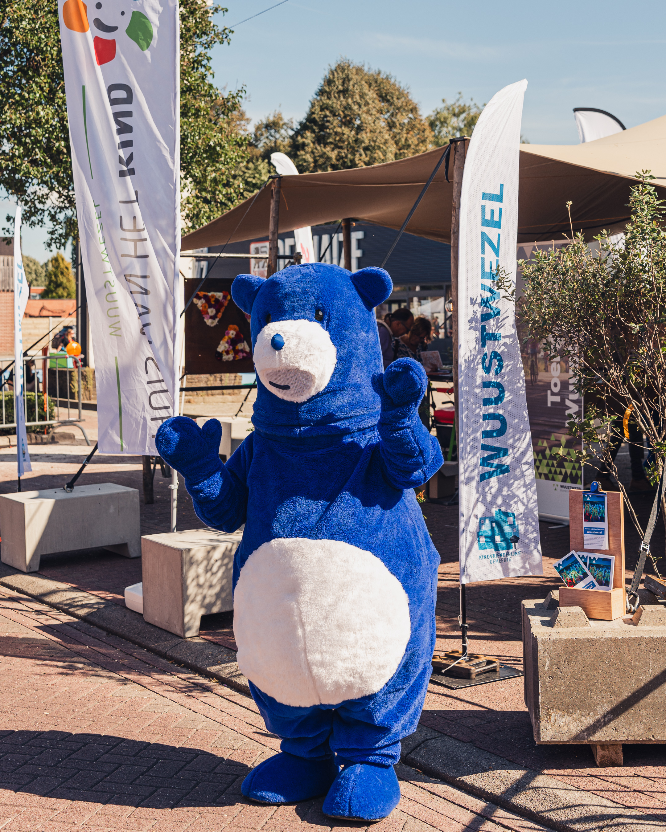 Warme William aan de infostand van de gemeente tijdens de Wuustwezelse Dorpsdag