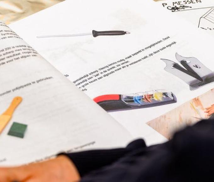 SLIJPEN op de steen © Dominique Zwaenepoel