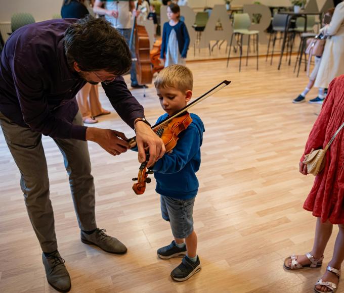 Muziekles kinderen Loenhout vanaf 3de leerjaar © Gemeentelijke Kunstacademie Wuustwezel