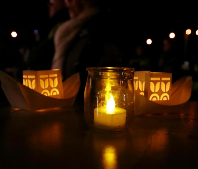 Herinneringsmoment voor sterrenkindjes op Wereldlichtjesdag © Wezel op de foto