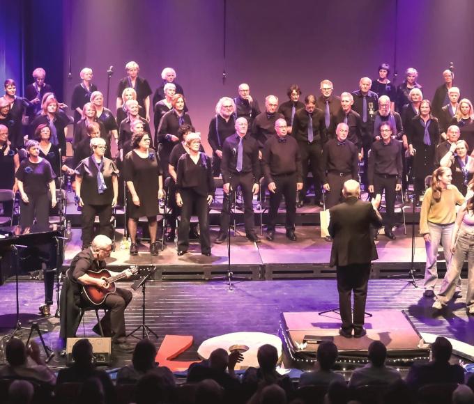 Zangkoren Kobra en Notenkrakers brengen 'Aprilse Grillen 2026' © Kobra en Notenkrakers