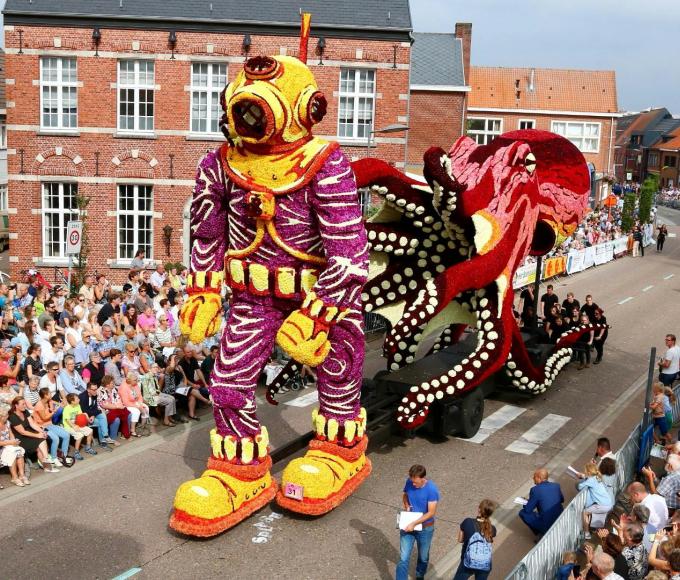 73e Bloemencorso Loenhout 2025 © wezelopdefoto