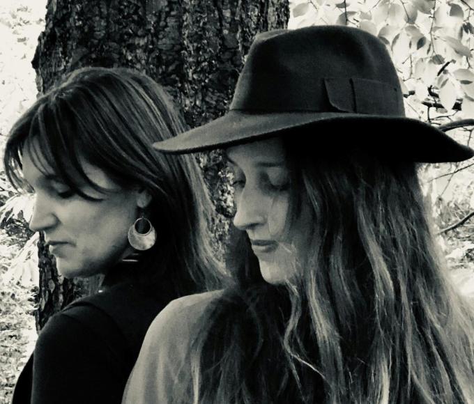 Britt & Broos spelen 'Four Seasons In One Day' © Britt & Broos