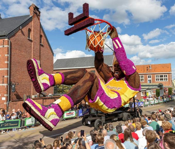 73e Bloemencorso Loenhout 2025 © wezelopdefoto