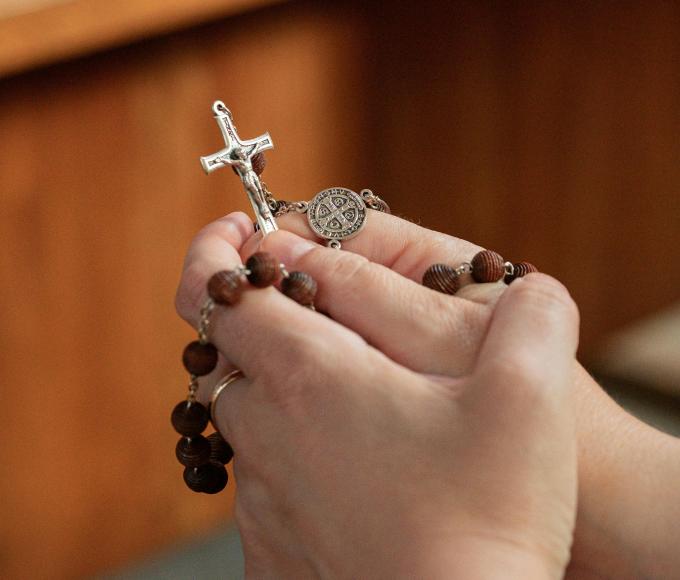 Rozenhoedje met zang en litanie van Loreto © Pexels.com