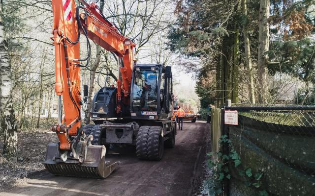 De verharding van de hoofdassen in het woongebied met bosrijk karakter staat dit jaar op de planning.