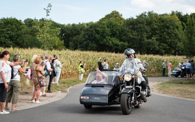 Zandbergrun editie 2022, met enthousiaste supporters langs het parcours