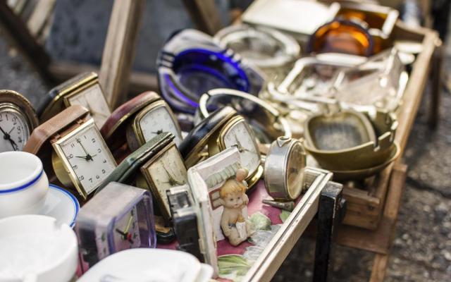 De wijk Rijsvennen houdt een garageverkoop