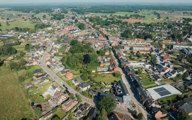luchtbeeld van Biest en omgeving