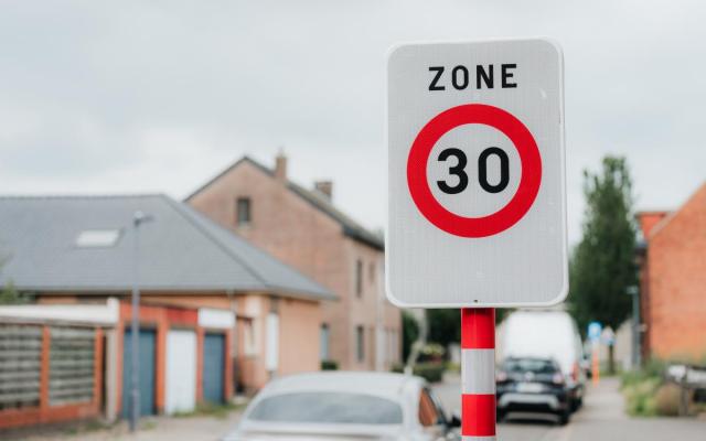 verkeersbord zone 30 bij het inrijden van de Rijsvennenstraat