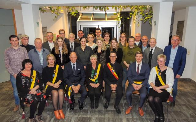 De uittredende gemeenteraad bij de installatie op 8 januari 2019