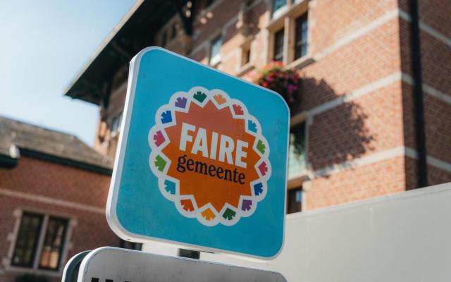 Het bord van Faire Gemeente in Wuustwezel