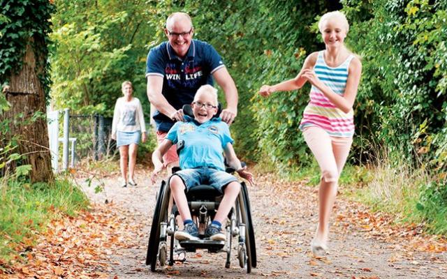 Ouders van kinderen met een beperking ontvangen voortaan automatisch een zorgtoelage