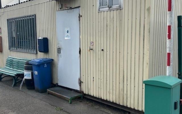 De bureaucontainer op het recyclagepark wordt ook verkocht