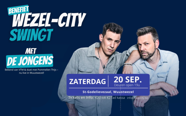 de twee zangers van De Jongens voor een blauwe achtergrond