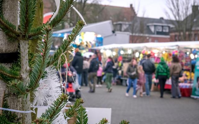 Sfeerbeeld van Gooreind Kerst 2024 op de Kerkplaats in Gooreind - foto: Wezelopdefoto