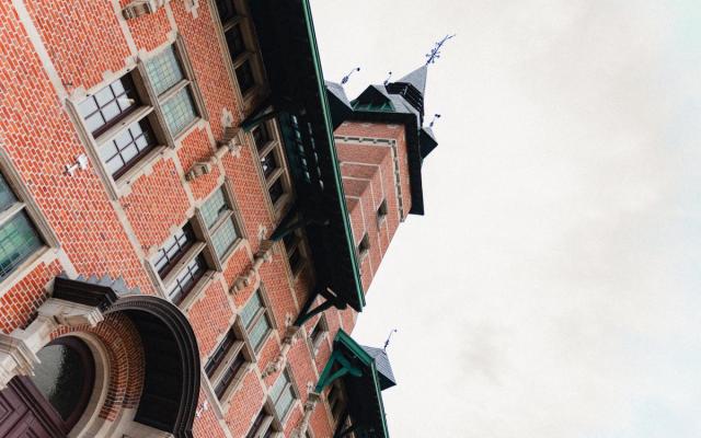 voorgevel van het Wuustwezelse gemeentehuis