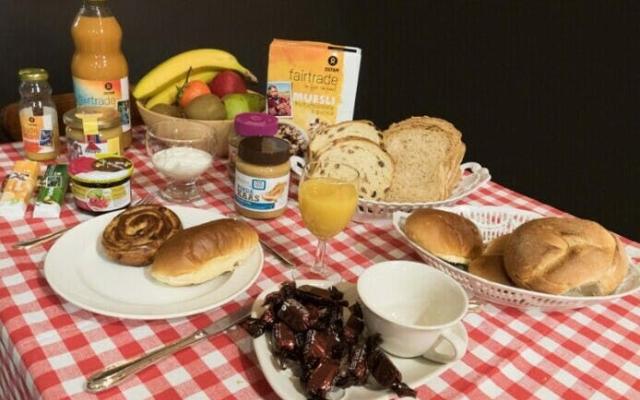 25 jaar GC Kadans - Hartverwarmend ontbijt en Oorlogsstemmen © Gemeente Wuustwezel 25 jaar GC Kadans - Hartverwarmend ontbijt en Oorlogsstemmen © Gemeente Wuustwezel