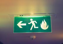 pictogram vluchtweg brand