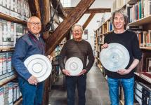 leden van de heemkundige kring Wesalia II met de gekregen filmrollen