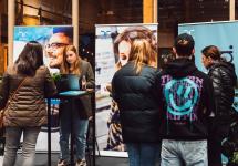 De regiojobbeurs is een initiatief van de gemeenten Essen, Kalmthout en Wuustwezel in samenwerking met de VDAB