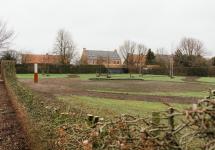 De natuurbegraafplaats en nieuwe strooiweide in Loenhout