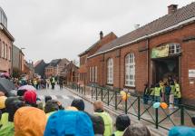 Het vernieuwde Hagelkruis in de onmiddellijke omgeving van de school De Wissel