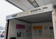 Er staat een infocontainer op het plein Achter d’Hoven