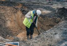 Er is archeologisch onderzoek uitgevoerd in de bocht bij de kerk