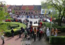 Quirinusprocessie in het centrum van Loenhout, mei 2024 - foto: Wezelopdefoto